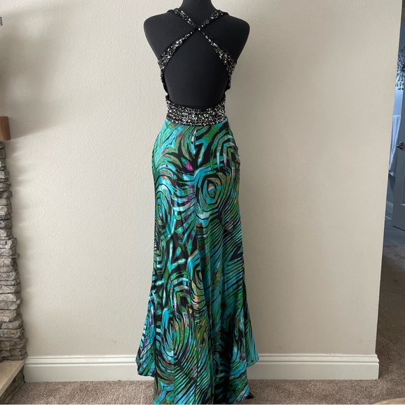 NIKI by Niki Livas Formal Prom Dress, Tropical/Mermaid/Rainforest Pattern - Picture 8 of 8